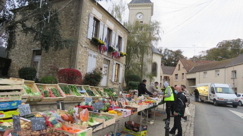 Dimanche marché de Charny