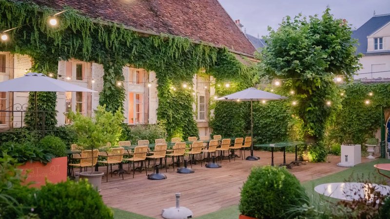 Visite virtuelle 360° Google Street View - Hostellerie des Clos (Hôtel / Gîte) à Auxerre Yonne